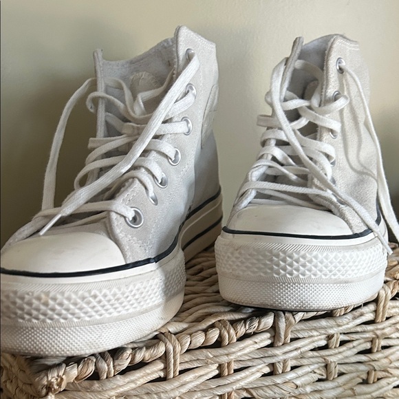 Converse Classic White High-Tops - Picture 4 of 6